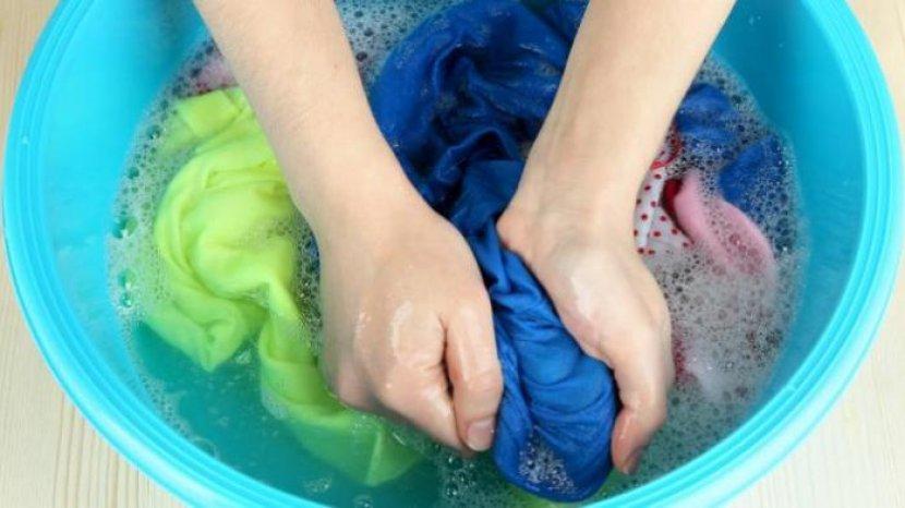 Langkah Tepat Atasi Tangan Sensitif Akibat Pemakaian Detergen