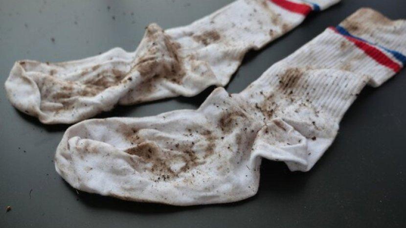 dirty-socks.jpg