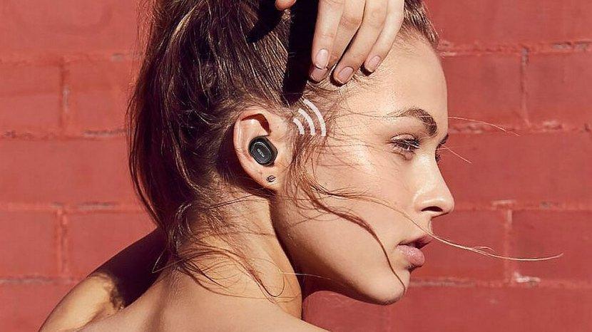 Dengarkan Musik Lebih Berkualitas dengan Earphone Bluetooth QCY T1C