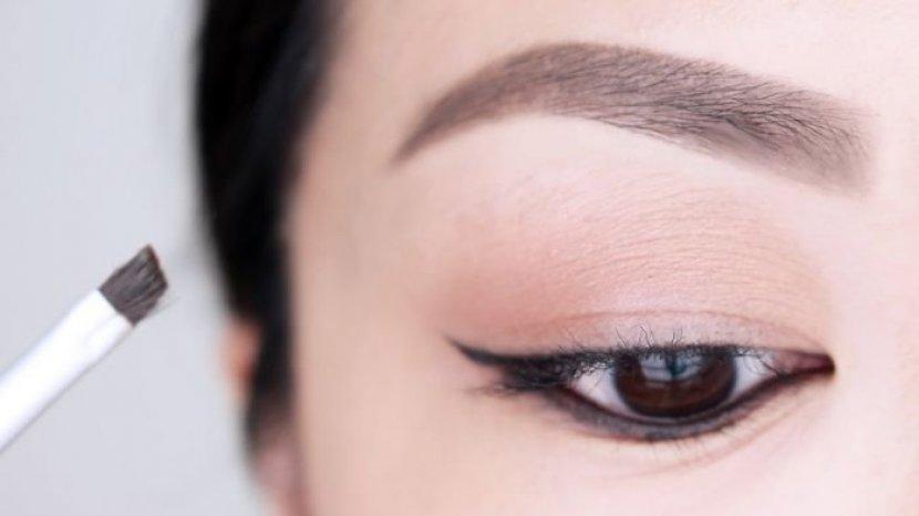 4 Rekomendasi Eyebrow Lokal Terbaik untuk Pemula, Salah Satunya dari Brand Emina