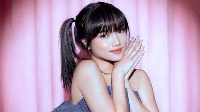 Hebohkan Medsos, Fuji Utami Raih Omzet Tinggi di Sesi Shopee Live, Tembus 3 Ribu Produk Lebih!