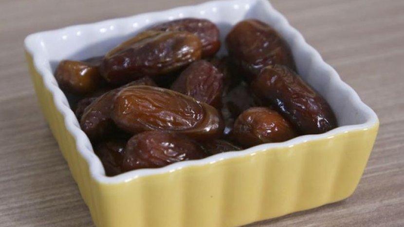 gunakan-wadah-yang-tepat-untuk-menyimpan-kurma-supaya-lebih-awet-dan-tahan-lama.jpg