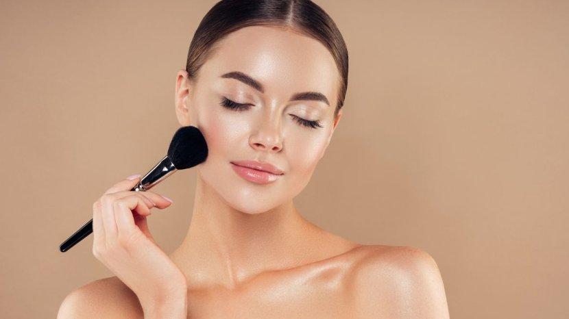 Ingin Tampil Glowing? Ini 5 Pilihan Highlighter Terbaik yang Bisa Menjadi Andalanmu