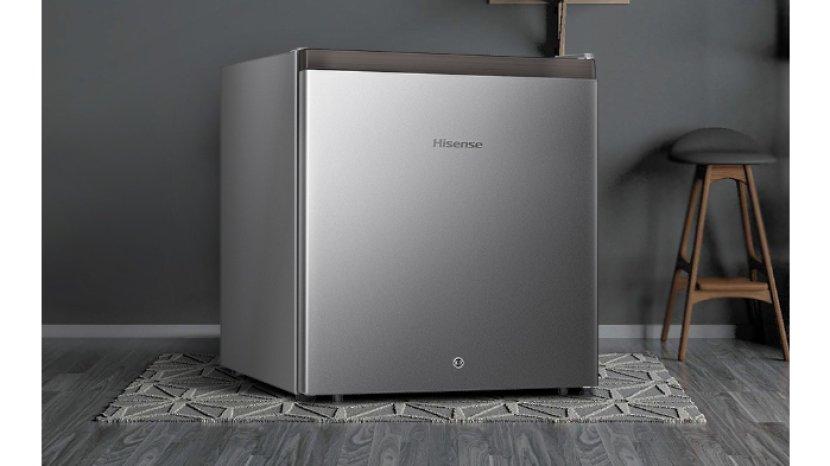 Review Hisense Kulkas Mini Bar RR58D4IGN, Penyimpanan Ideal di Ruang Mungil