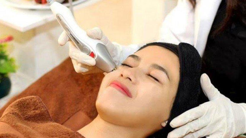 Cara Bersihkan Wajah yang Benar Setelah Selesai Melakukan Treatment Facial