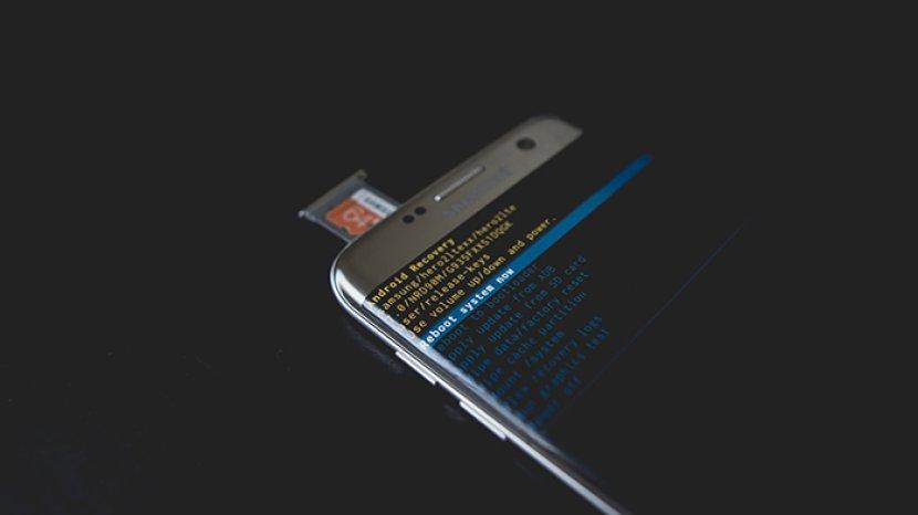 5 Daftar HP Terbaik dengan Layar Melengkung, Lebih Cantik dan Estetik