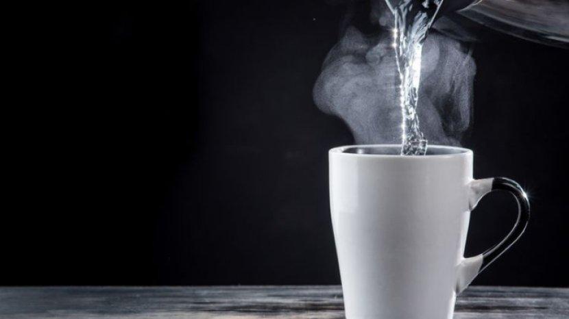 5 Manfaat Air Hangat untuk Keperluan Rumah Tangga, Atasi Bau Hingga Kerak Bandel