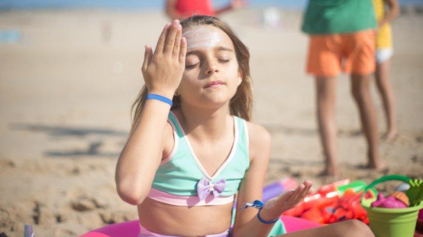 5 Rekomendasi Sunscreen yang Aman untuk Anak, Kulit Semakin Terlindungi