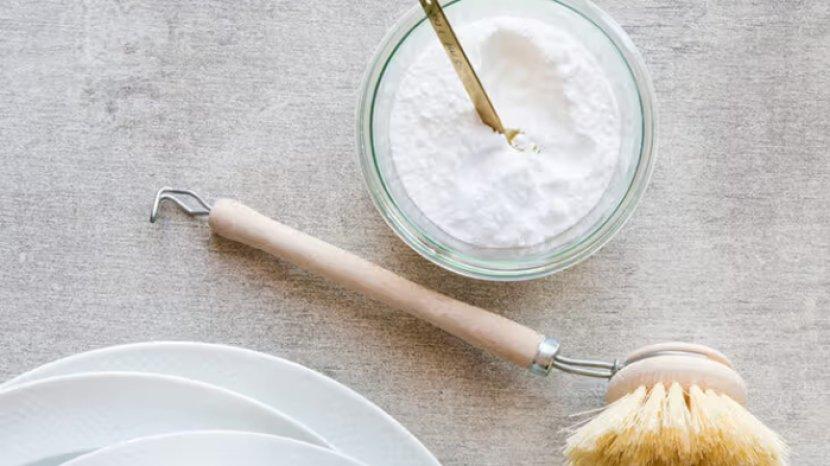 ilustrasi-baking-soda-yang-bisa-bantu-mengepel-lantai-berminyak.jpg
