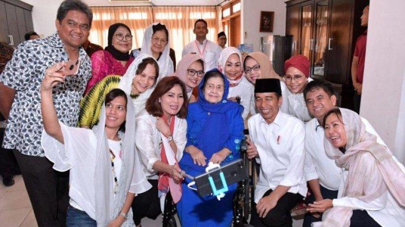 5 Tongsis Bluetooth untuk Permudah Foto Keluarga saat Lebaran