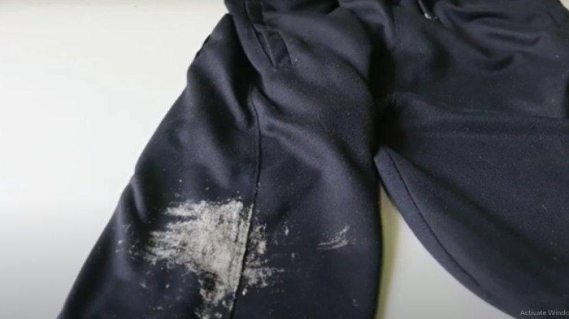 Tips Membersihkan Noda Semen di Celana Jeans, Dijamin Rontok Tak Membekas
