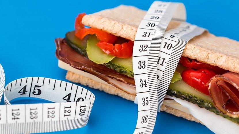 Tak Perlu Diet Ketat, Hindari Makan 4 Makanan Ini Sebelum Tidur