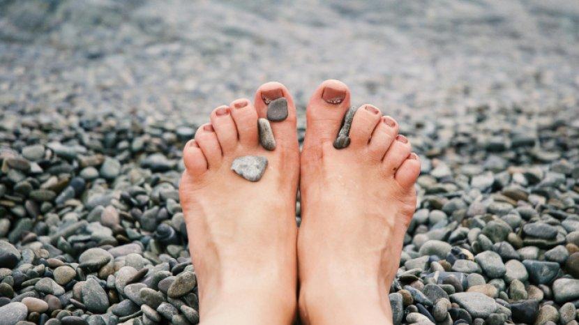 6 Langkah Membersihkan Kotoran Hitam di Kuku Jempol Kaki, Jangan Asal Dicongkel
