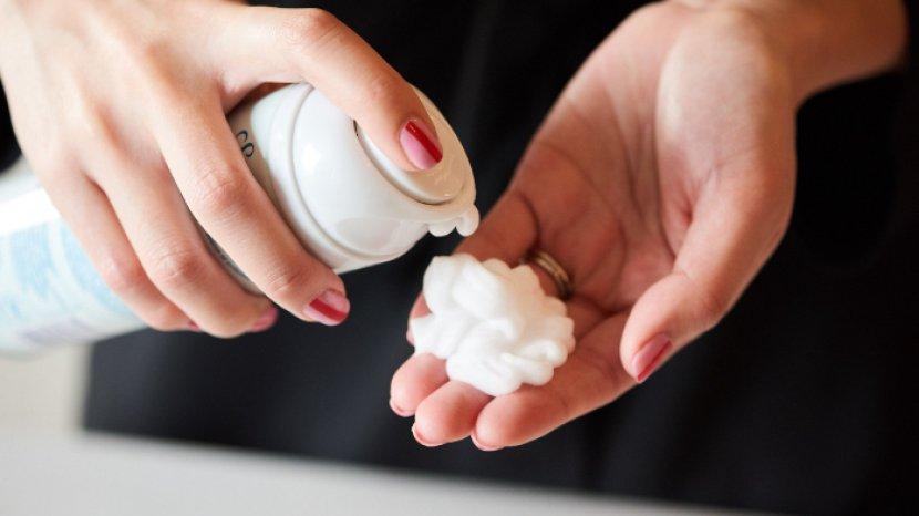 5 Manfaat Krim Cukur untuk Keperluan Rumah Tangga, Membersihkan Kasur Hingga Karpet