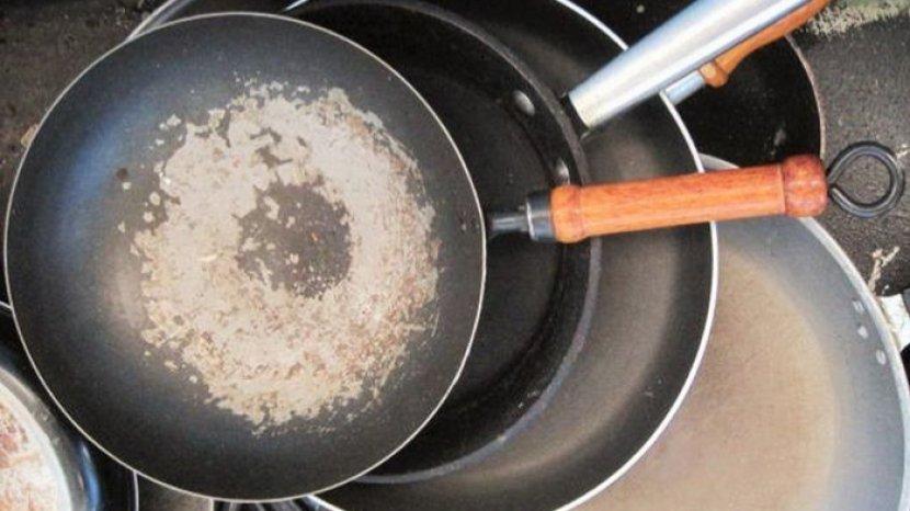 7 Penyebab Lapisan Teflon Rusak dan Menjadi Lengket, Jangan Lakukan Ini Supaya Tahan Lama