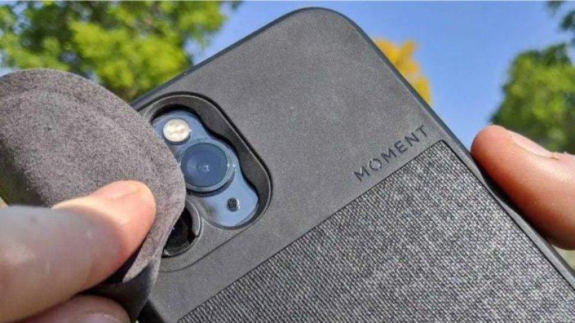 5 Cara Membersihkan Kamera HP Buram dengan Benar, Bikin Jadi Bening Kembali