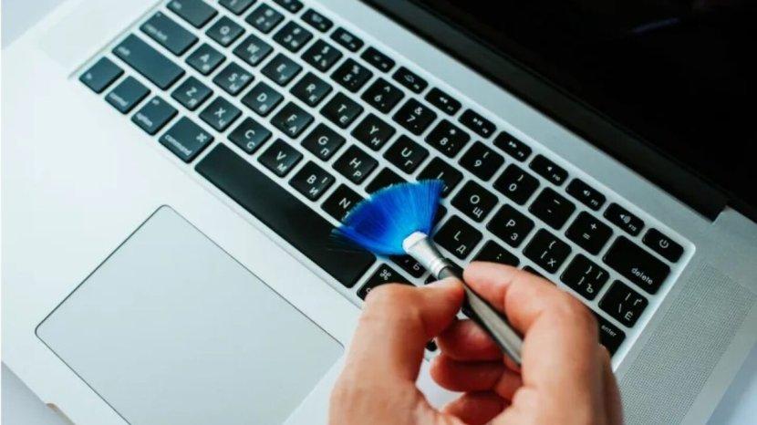 Keyboard Kotor? Jangan Khawatir, Bersihkan dengan 5 Alat Ini