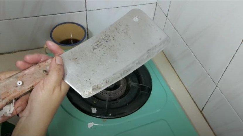 Cara Ampuh Menghilangkan Getah pada Pisau, Panggang di Api hingga Oleskan Minyak Goreng