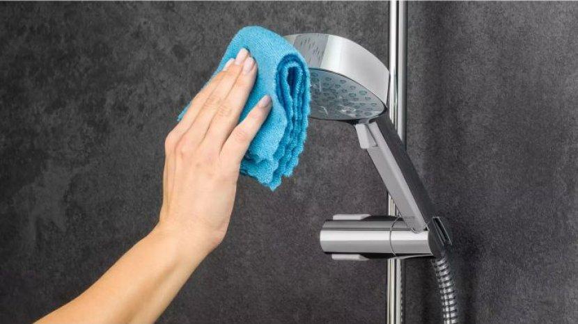 5 Tips Membersihkan Kerak Membandel di Shower Kamar Mandi, Efektif dan Mudah Dilakukan