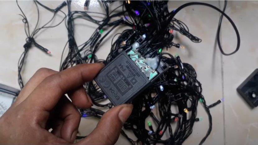 Tak Perlu Beli Baru, Ini Cara Memperbaiki Lampu Hias Kelap-kelip Agustusan