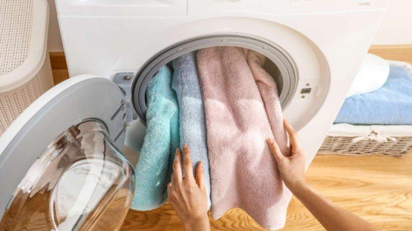 7 Tips Mencuci Handuk Pakai Mesin Cuci, Kembali Bersih dan Kelembutan Terjaga