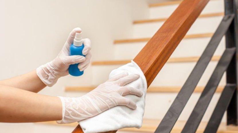 ilustrasi-mendisinfeksi-permukaan-benda-pakai-bahan-alami-yang-lebih-aman.jpg