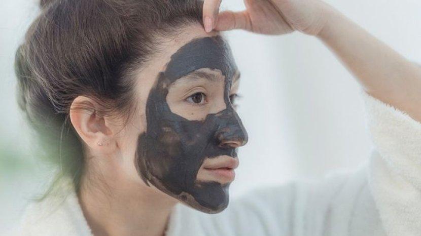 5 Rekomendasi Clay Mask yang Ampuh Hempas Masalah Komedo Whitehead dan Blackhead
