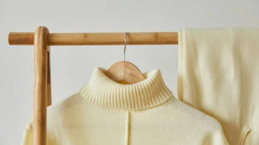 Simpan Pakaian Bebas Kusut dengan 5 Rekomendasi Hanger Kokoh
