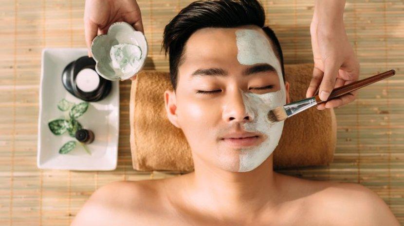 5 Clay Mask Perawatan yang Cocok Digunakan untuk Pria