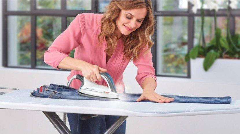 5 Kesalahan Menyetrika yang Bikin Pakaian Cepat Rusak, Salah Satunya Minim Penggunaan Alas