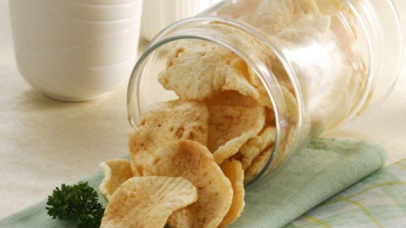 6 Cara Menyimpan Kerupuk Supaya Tidak Cepat Melempem, Dijamin Renyah Lebih Lama