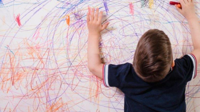 5 Tips Membersihkan Noda Krayon di Dinding, Bersih Tanpa Ngecat Ulang