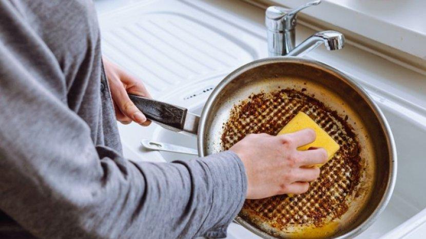 Cara Membersihkan Wajan Stainless Berkerak Pakai Cuka dan Baking Soda, Tidak Perlu Gosok Kuat