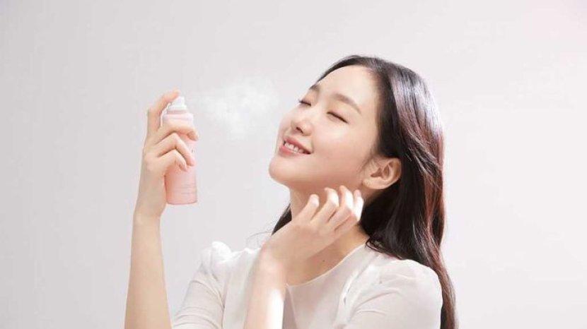 ilustrasi-pakai-sunscreen-spray-terbaik3.jpg