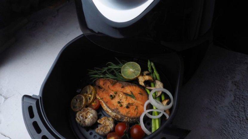 ilustrasi-penggunaan-air-fryer-untuk-memasak-beragam-menu-lezat-rendah-minyak.jpg