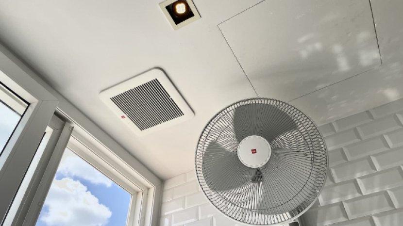 ilustrasi-penggunaan-exhaust-fan-untuk-atasi-kelembapan-di-dalam-kamar-tidur.jpg