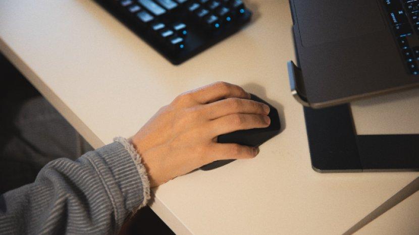 6 Tips Mudah Merawat Mouse Wireless agar Tahan Lama