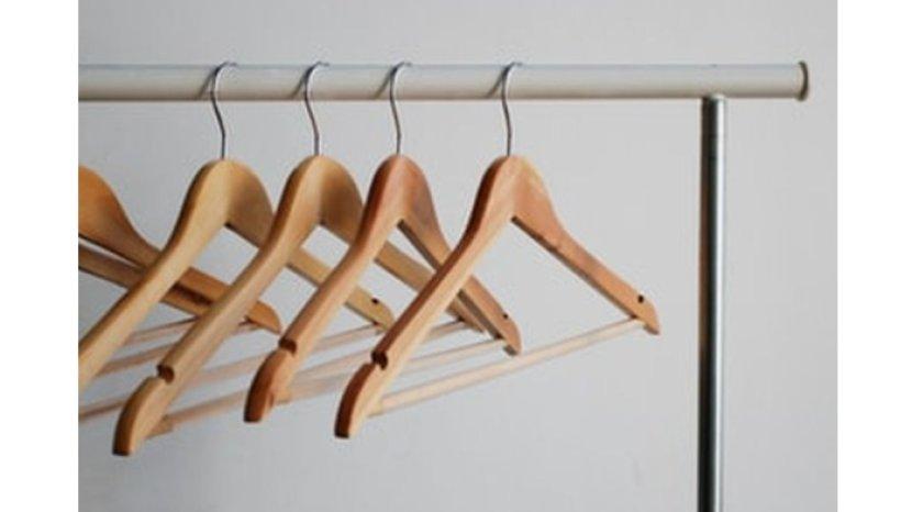 Multifungsi, 5 Standing Hanger Permudah Simpan Berbagai Barang di Kamar Minimalis