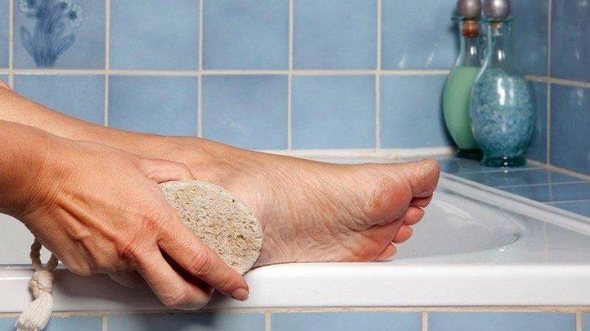 Mudah Gunakan Bahan Alami Ini untuk Membuat Kakimu Menjadi Mulus
