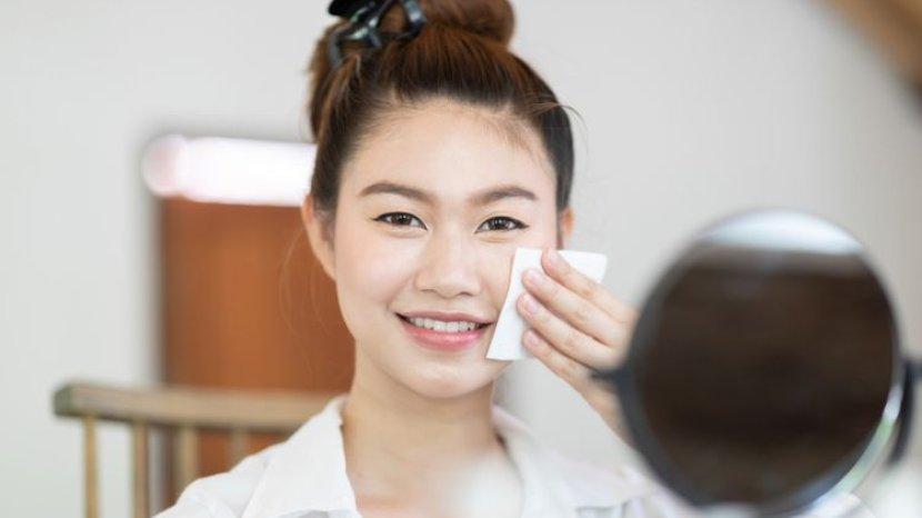 Rasakan Manfaat Bunga Mawar dengan 5 Rekomendasi Rose Petals Toner Kualitas Terbaik