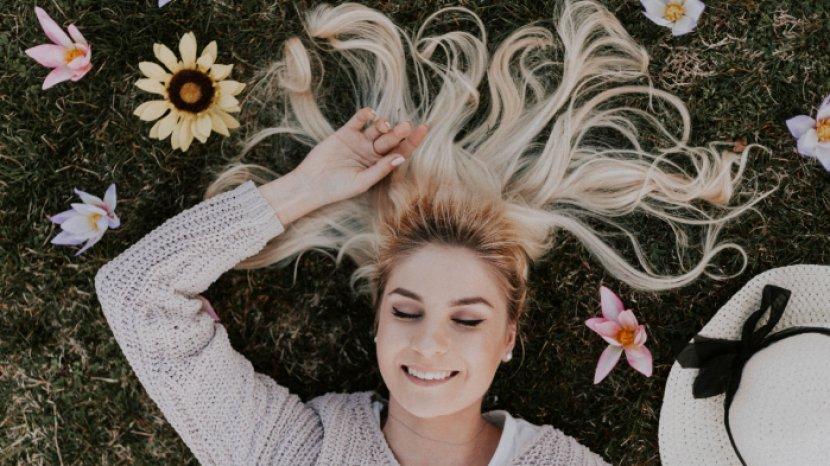 Tips Sederhana Bikin Rambutmu Wangi Seharian, Yuk Coba