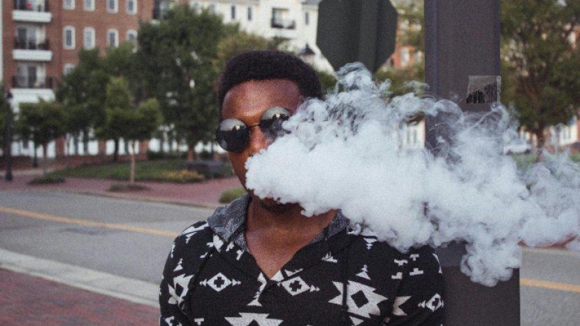 ilustrasi-perokok-vape.jpg