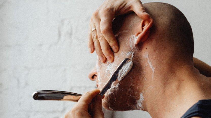5 Cara Menggunakan Shaving Cream yang Benar agar Aman saat Mencukur Jenggot