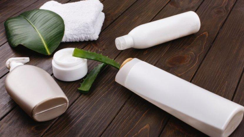 6 Kegunaan Sampo untuk Keperluan Rumah Tangga, Termasuk Membersihkan Sisir dan Cermin