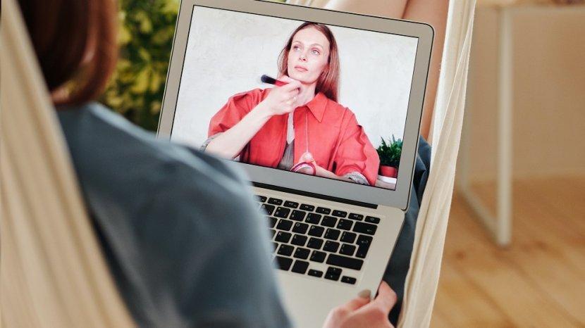 Suhu Laptop Kembali Normal dengan 5 Rekomendasi Cooling Pad