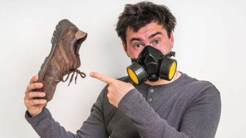 5 Bahan Alami Penghilang Bau pada Sepatu, Termasuk Cuka Putih dan Garam