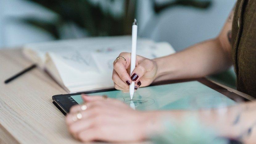 Menggambar di HP jadi Lebih Mudah dengan 5 Rekomendasi Stylus Pen Terbaik Ini