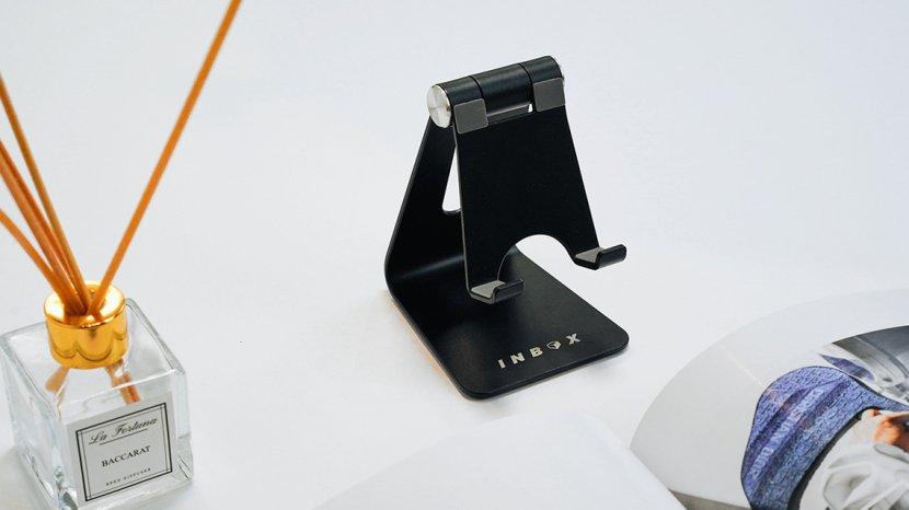5 Rekomendasi Stand Holder HP Terbaik, Cocok untuk Penghias Meja Kerja