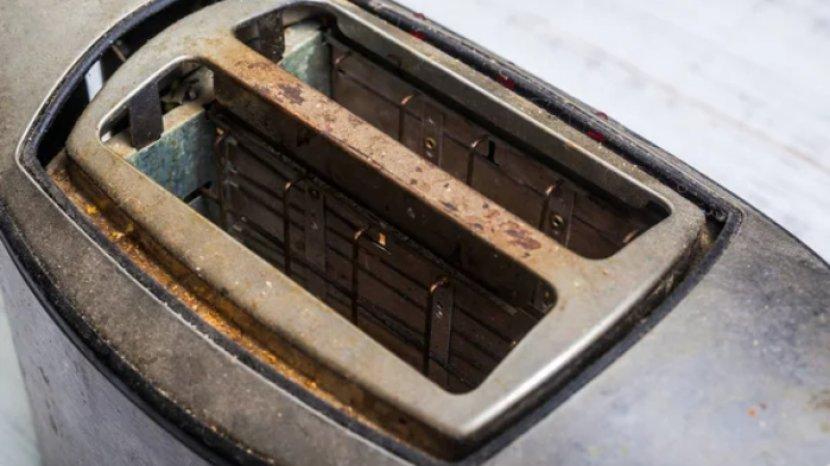 Tips Membersihkan Toaster Secara Menyeluruh Termasuk Bagian Bodi dan Baki Remah