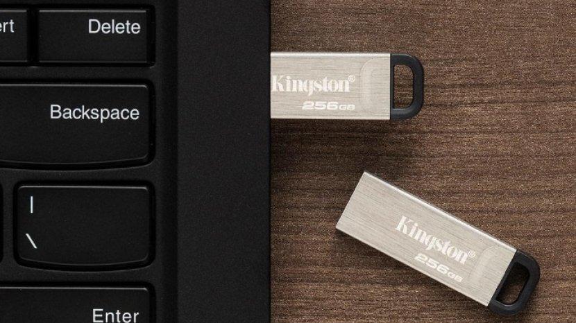 ilustrasi-usb-flash-drive-kingston.jpg